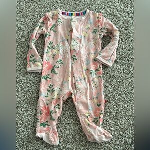 0-3 month size girls magnetic me sleeper. No issues. Perfect condition.